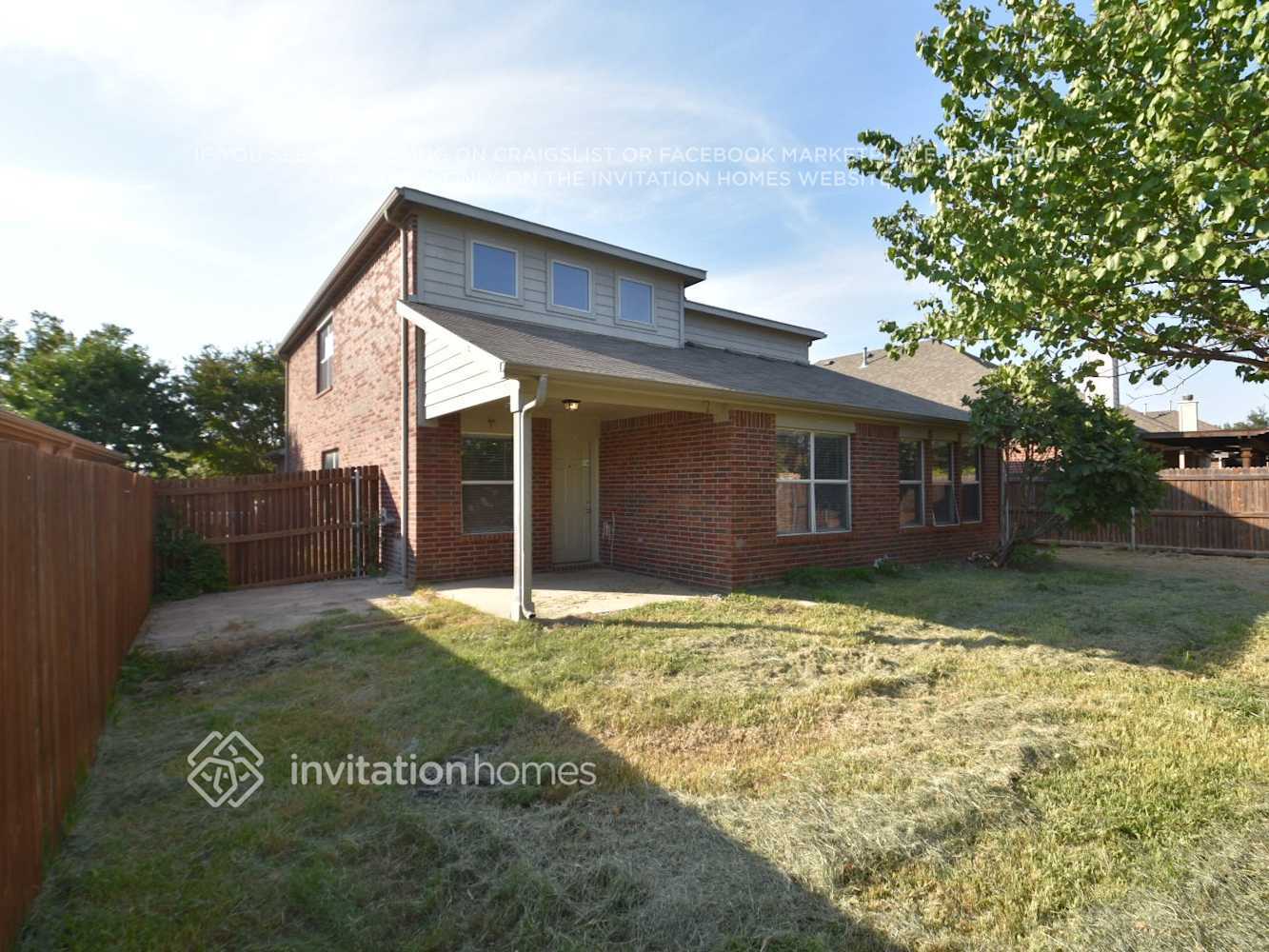 Building Photo - 15824 Coyote Hill Dr