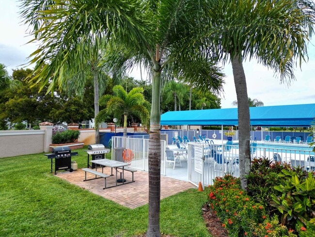 Building Photo - 7380 S Oriole Blvd