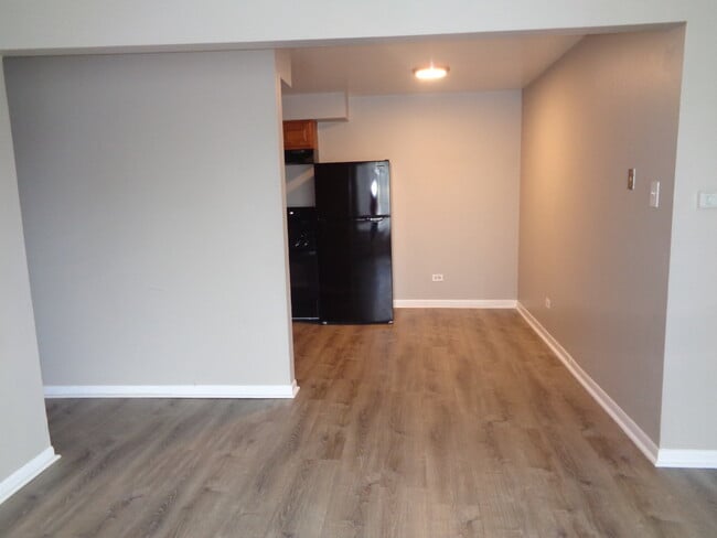 Building Photo - 5740 W 108th St