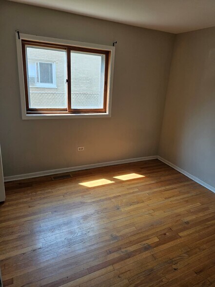 Building Photo - 513 N Valerie Ln