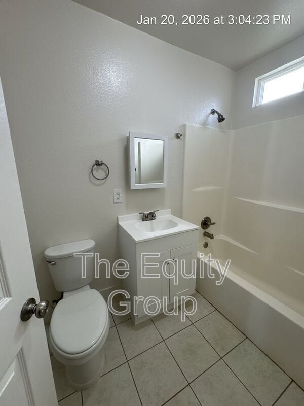 Building Photo - 320 S Crespi Ave