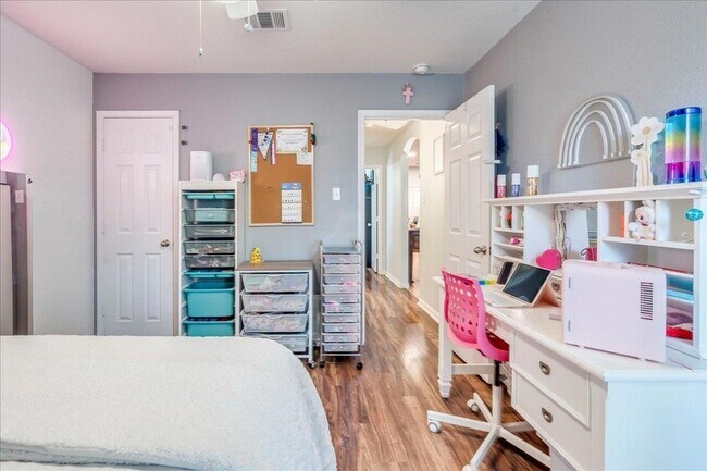 Building Photo - 2532 Ericanna Ln