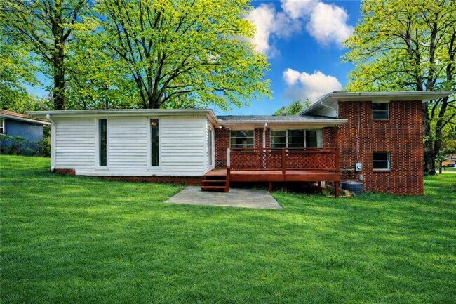 Building Photo - 639 Skipper Dr NW