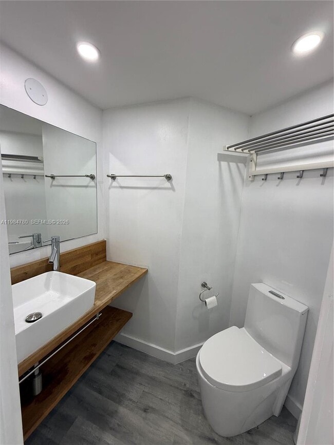 Building Photo - 1825 S Ocean Dr