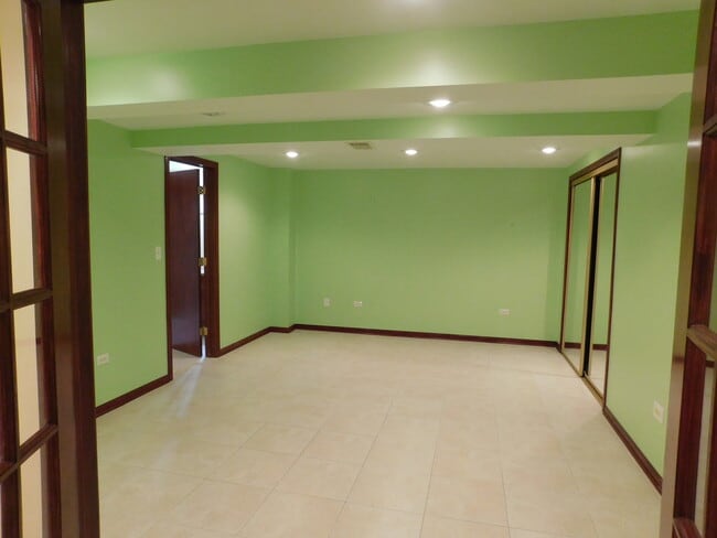 Building Photo - 16501 Nottingham Ct
