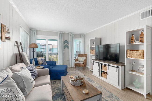 Building Photo - 301 Commerce Way