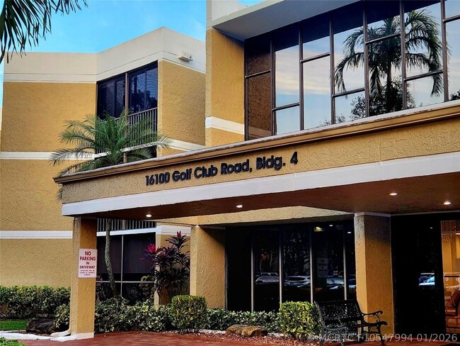 Building Photo - 16100 Golf Club Rd