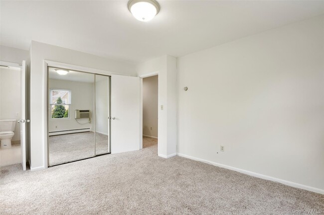 Building Photo - 545 Stanley Ave