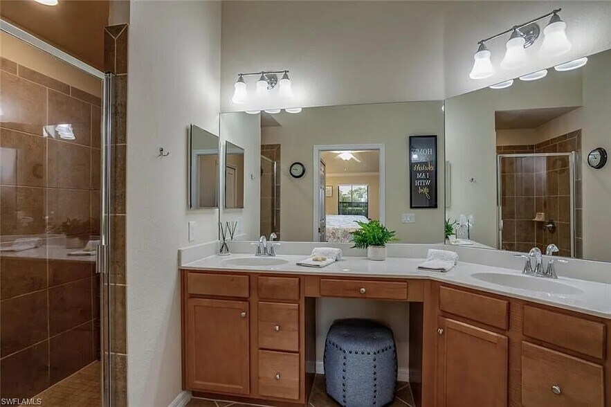 Building Photo - 13671 Julias Way