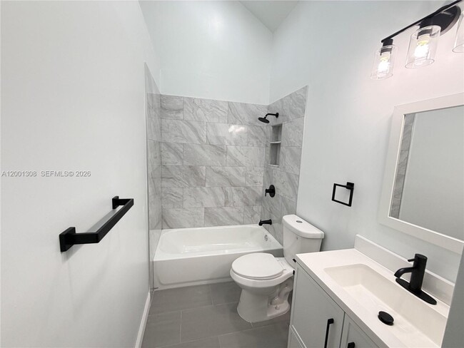 Building Photo - 6817 SW 40th St