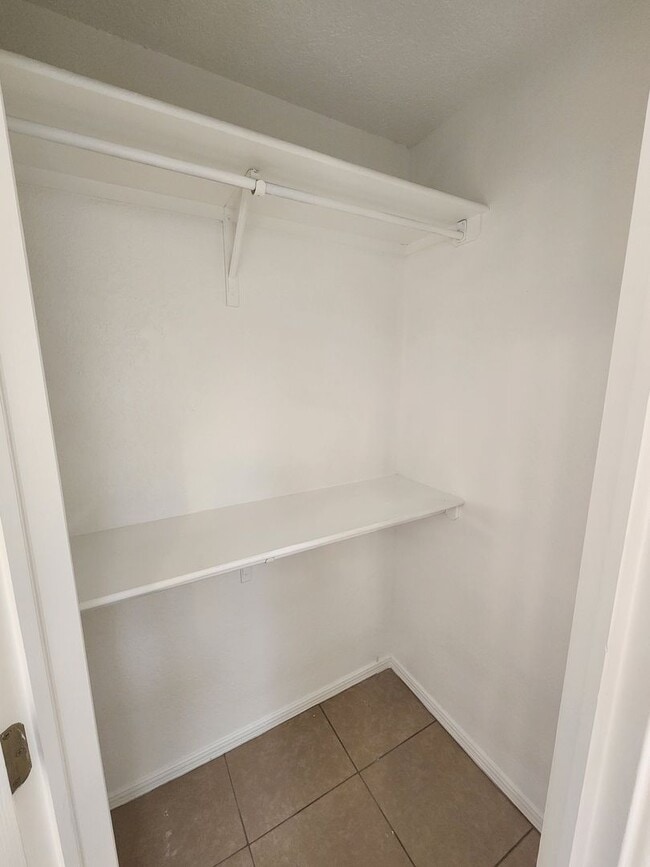 Building Photo - 3004 Missouri Ave