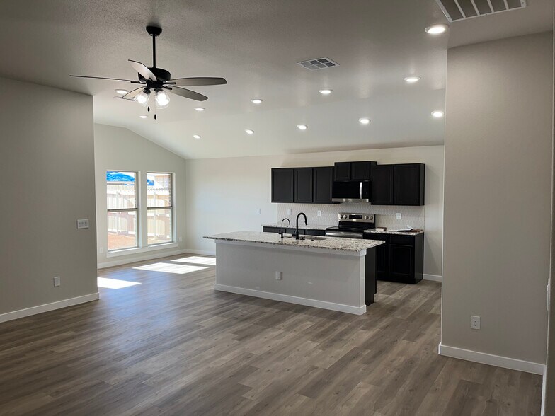 Building Photo - 2302 Copperhead Rd