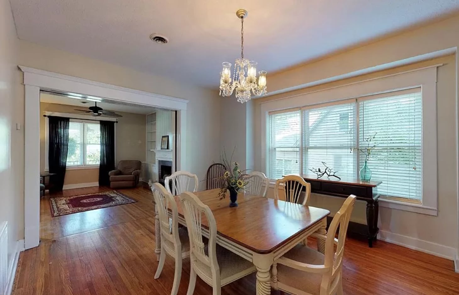 Building Photo - 178 W Broadway St