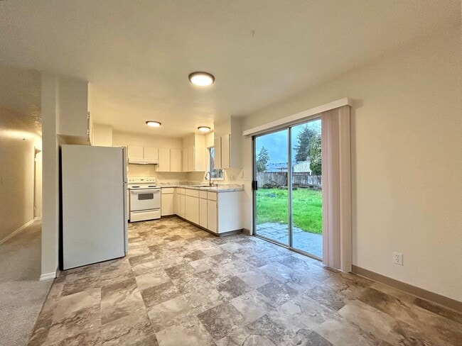 Building Photo - Freshly Updated 3-Bedroom Home with Spacious Backyard and Garage