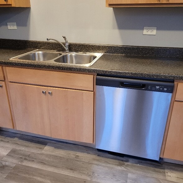 Building Photo - 11611 S Vincennes Ave