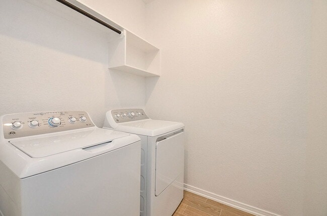 Building Photo - 130 W Coralburst Lp