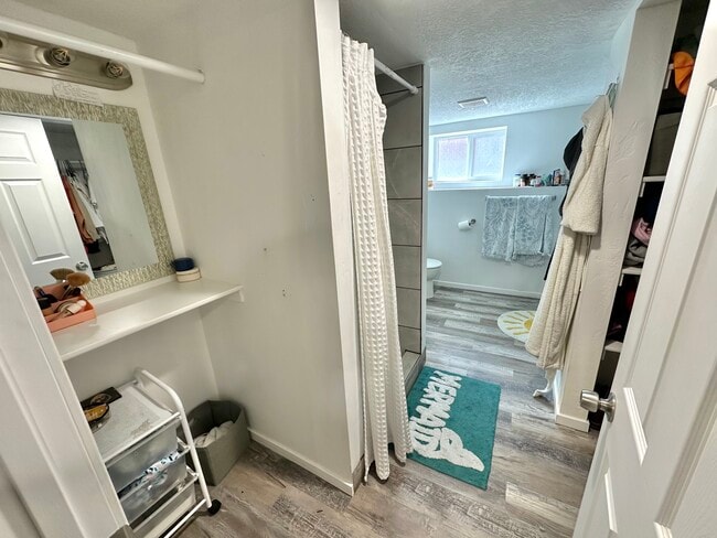 Building Photo - 382 N 200 E