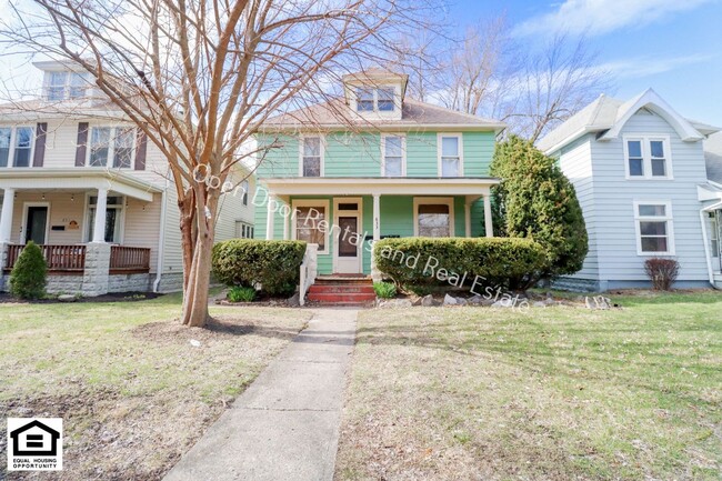 Primary Photo - 833 Edgewater Ave