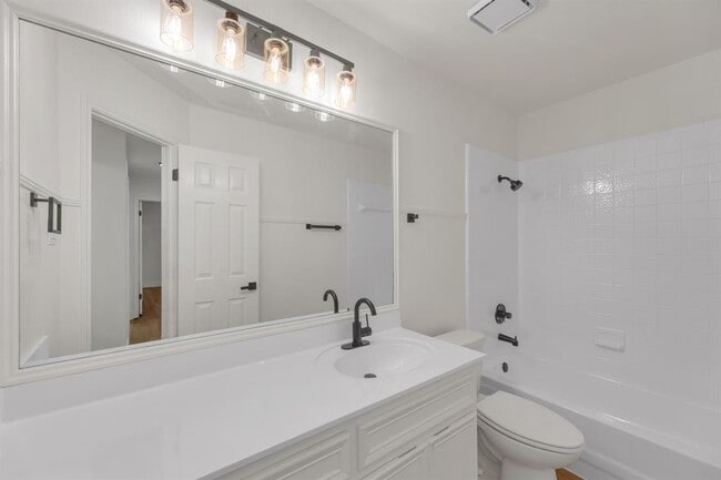 Building Photo - 1108 Pecan Creek Dr