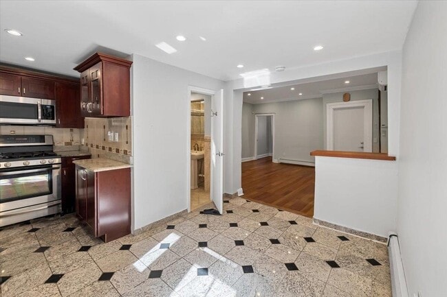 Building Photo - 259 7th St