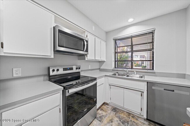 Building Photo - 1251 Beachside Ln