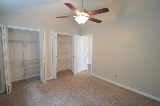 Building Photo - 1908 Wagon Wheel Cir W