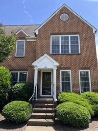 Building Photo - Beautiful Port Warwick Townhome.