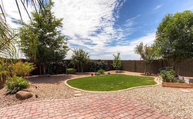 Building Photo - 3581 E Desert Moon Trl