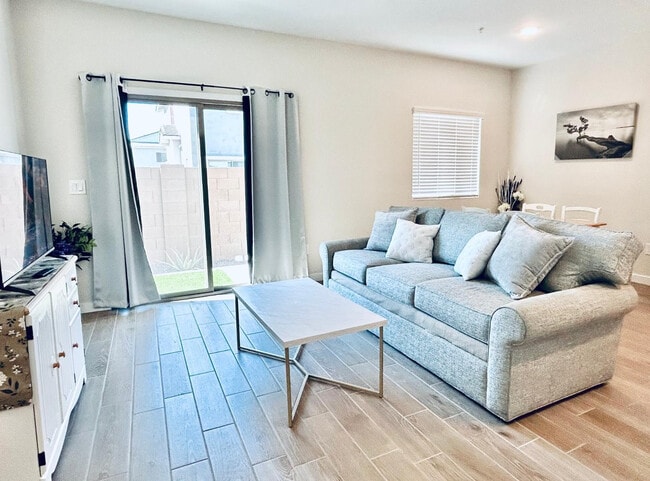 Building Photo - 7508 S 75th Dr