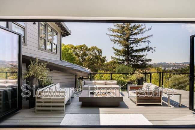 Building Photo - 357 La Casa Via