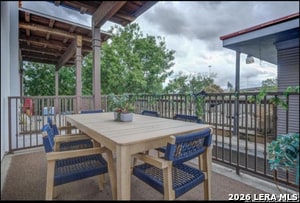 Building Photo - 1542 N Alamo St