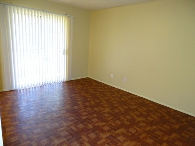 Building Photo - 300 Moursund Blvd