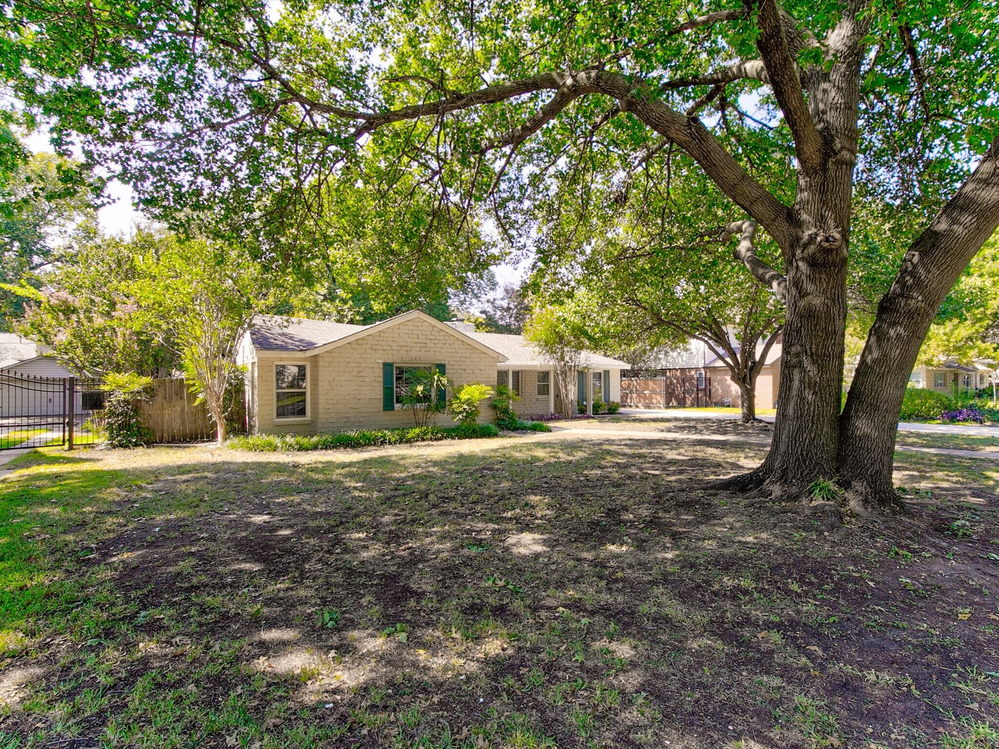 Building Photo - 3727 W Biddison St