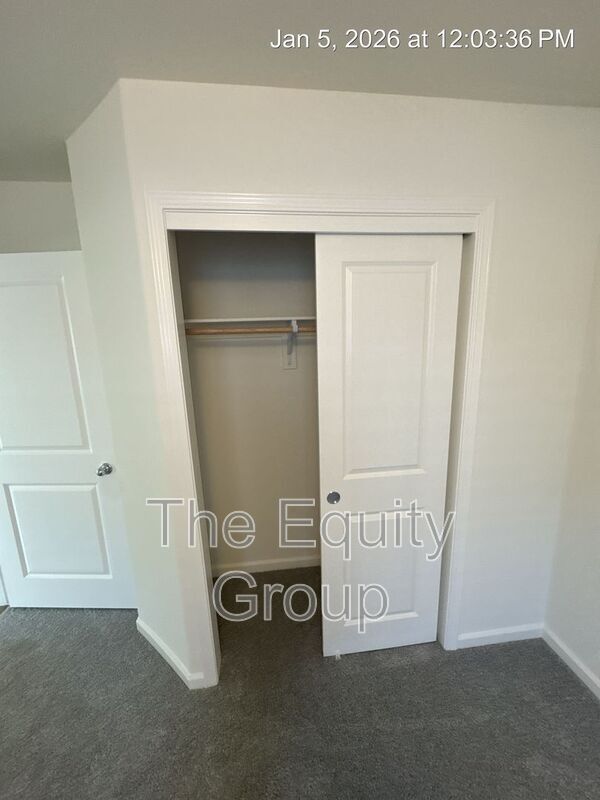 Building Photo - 7064 W Wren Ave