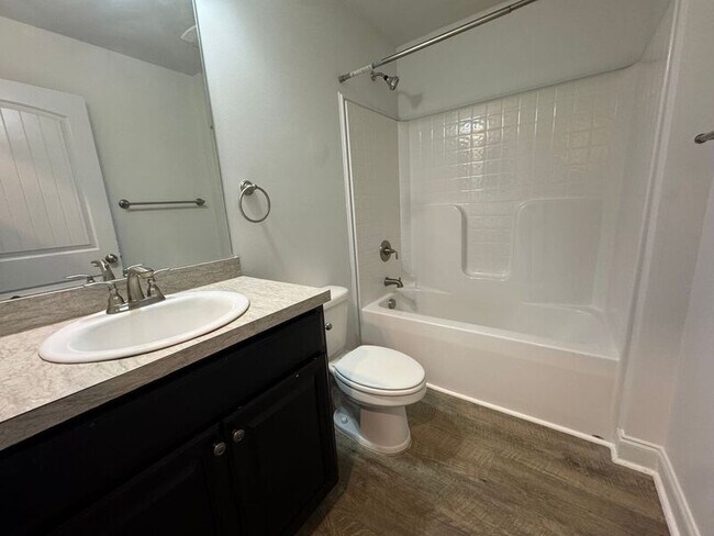 Building Photo - 110 Tybee Dr