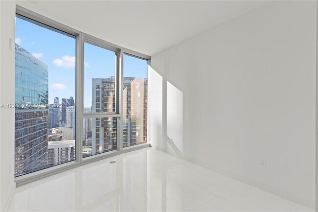 Building Photo - 300 Biscayne Blvd Way