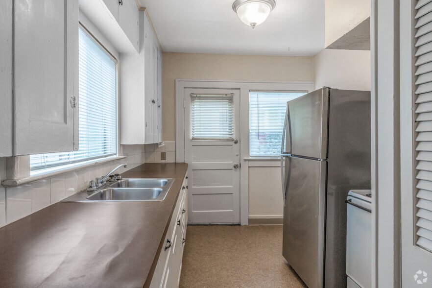 Primary Photo - Elysian Gardens Apartments