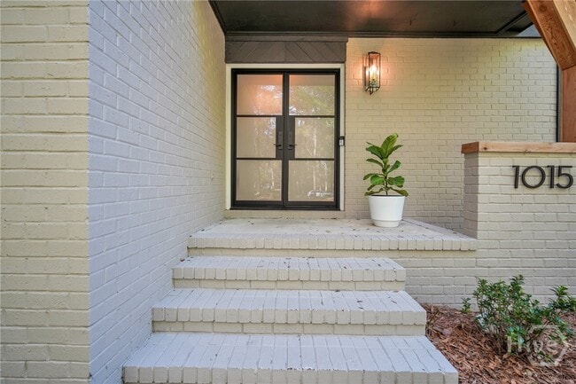 Building Photo - 1015 Mill Hill Rd