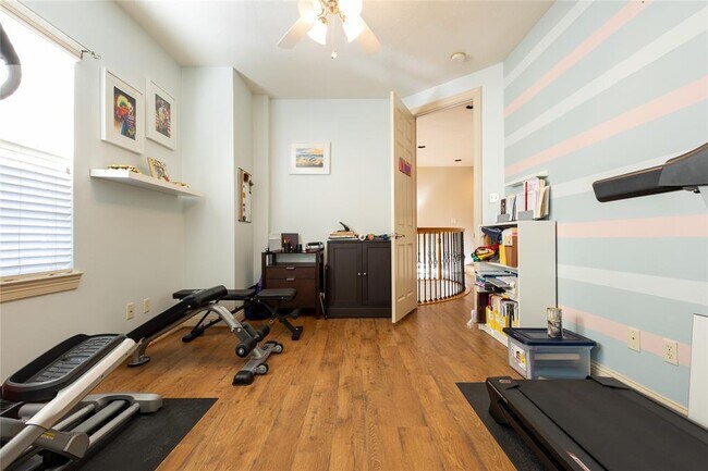 Building Photo - 5970 Inwood Dr