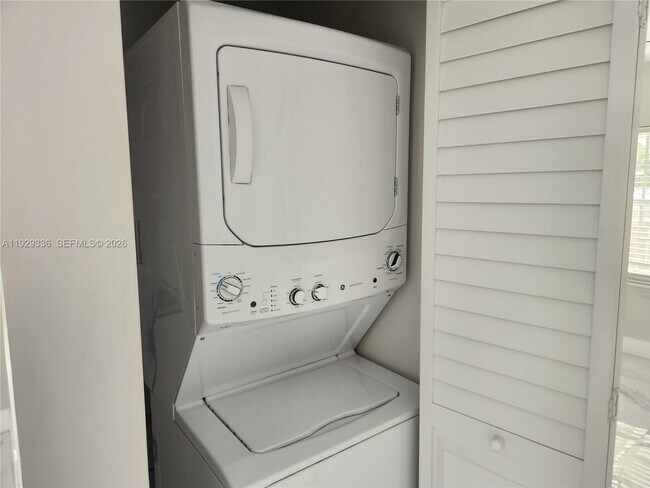 Building Photo - 342 E 46th St