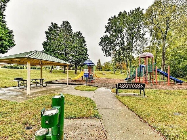 Building Photo - 1225 Kohler Ave