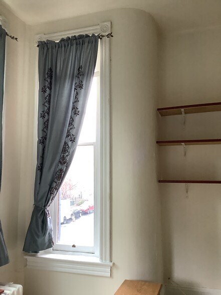 Building Photo - 943 M St NW