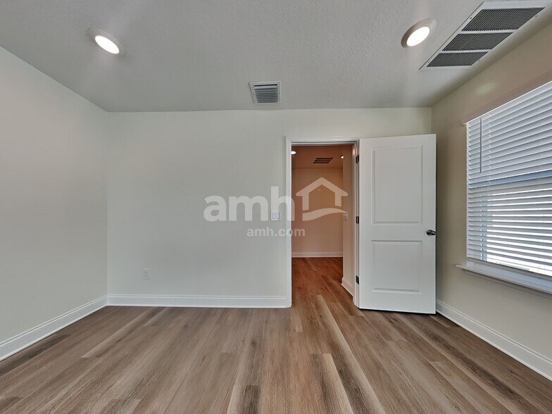 Building Photo - 2632 Sunrise Lndg Lp