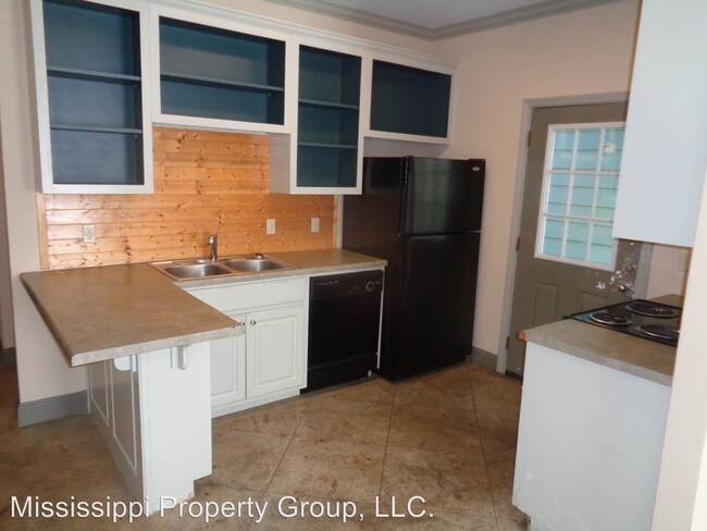 Building Photo - 3 br, 3 bath House - 111 Mondrian Place