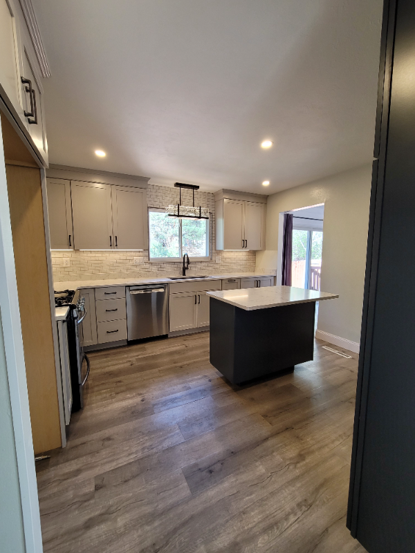 Building Photo - 7010 Buckhorn Cir