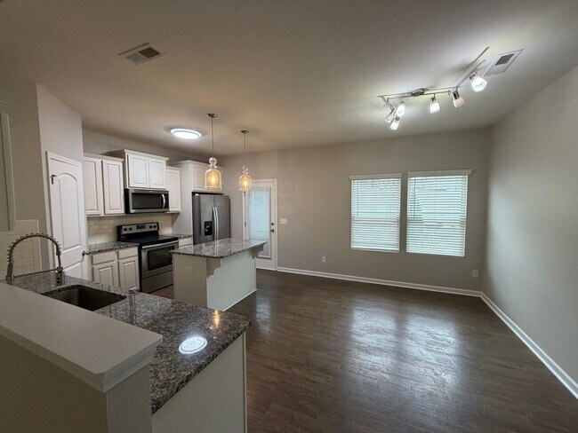 Building Photo - Troutman Area - 3 BR / 2 BA + Garage