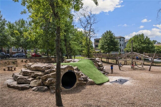 Building Photo - 266 Balaban Cir