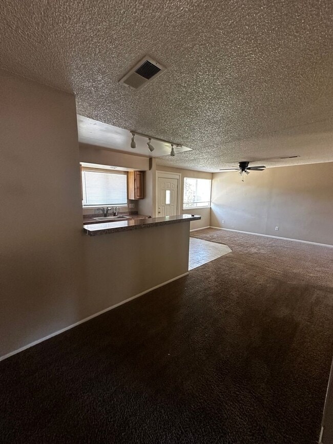 Building Photo - Garner Lane