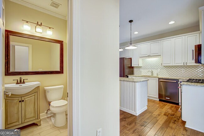 Building Photo - 112 Cottage Grove