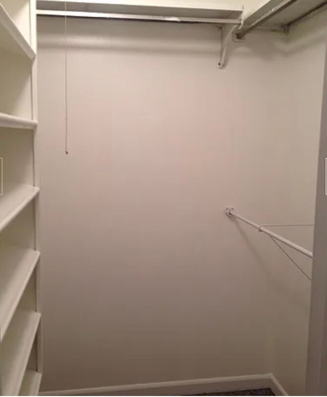 Walk in closet - 77 Atterbury Blvd